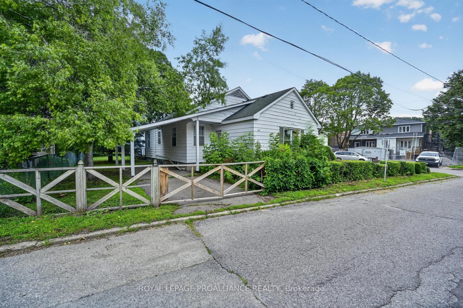 390 James Street photo 7