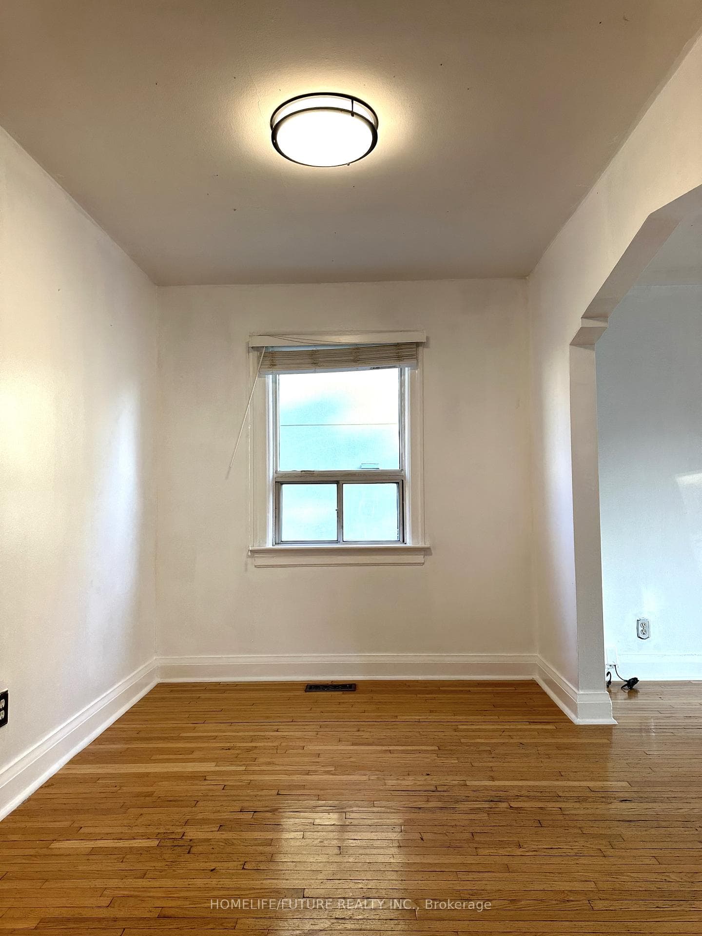 59 Squires Avenue Unit Main photo 8