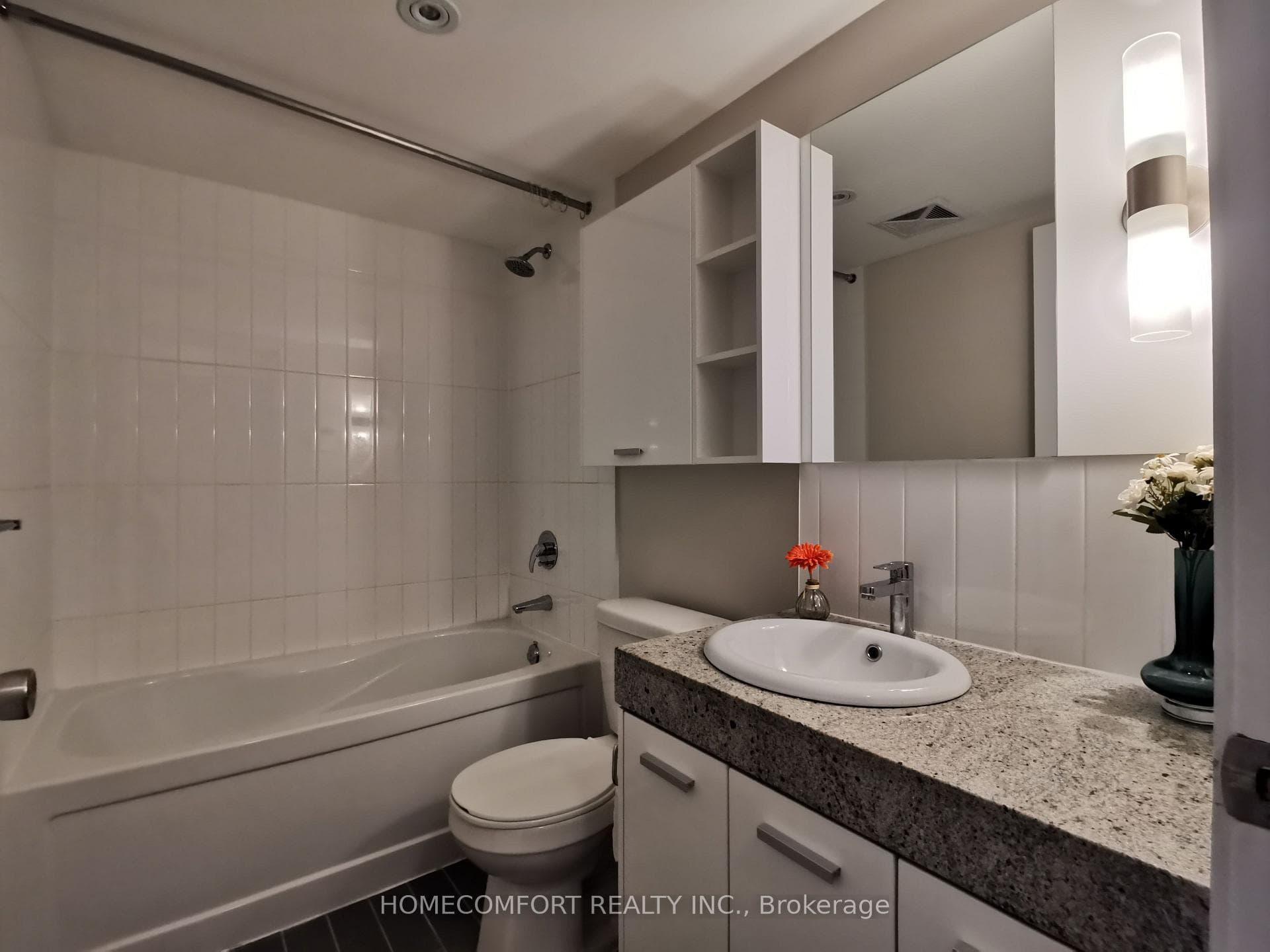 15 Singer Court Unit 915 photo 5