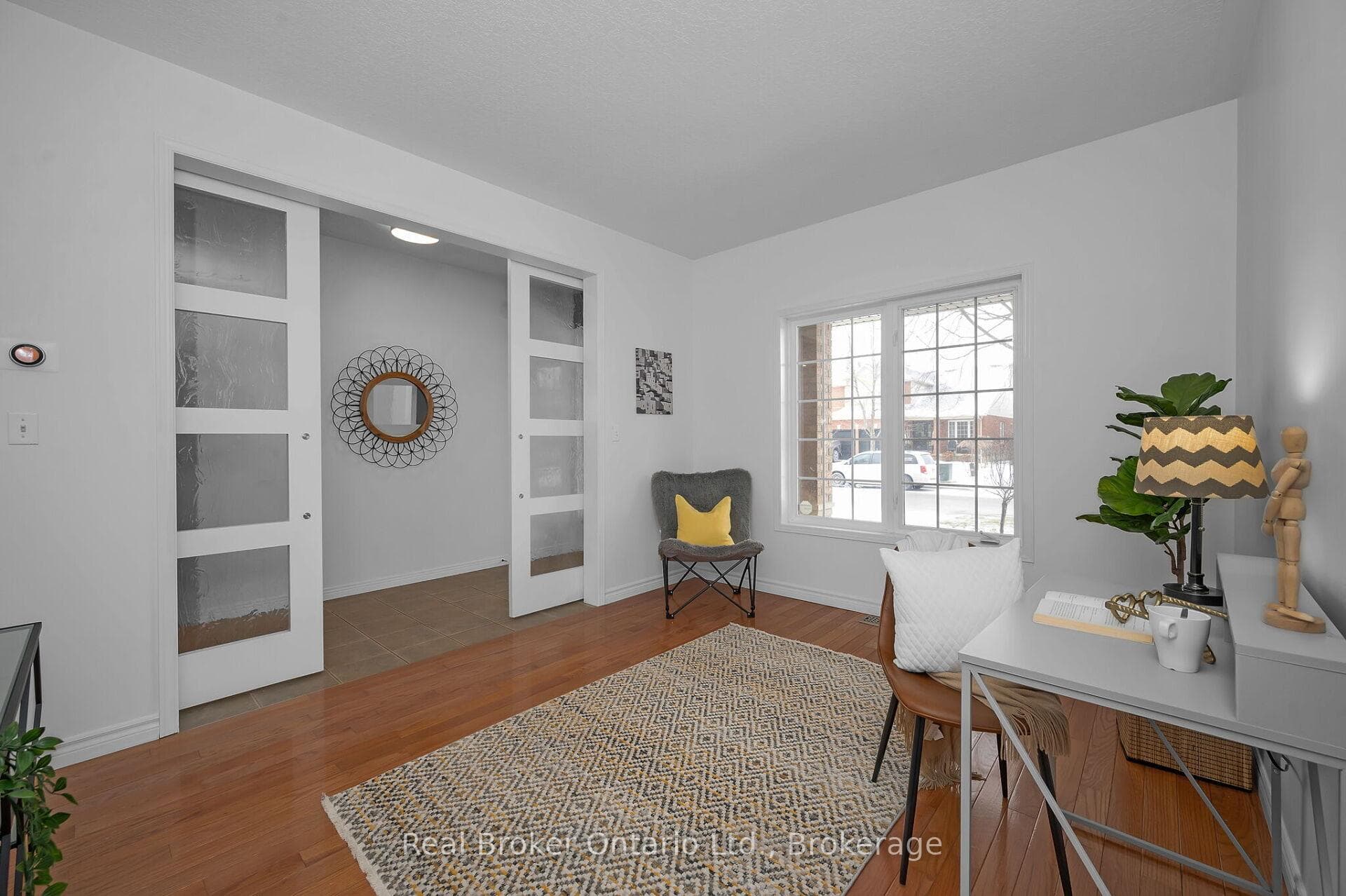 72 Sidney Crescent photo 6
