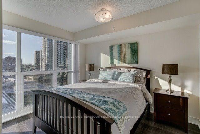 88 Sheppard Avenue Unit 906 photo 4