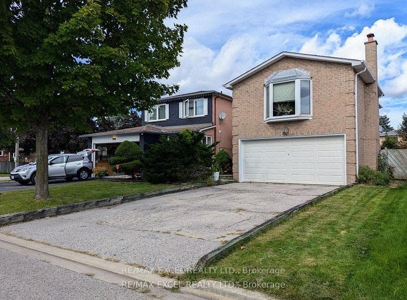 4 Burwell Crescent photo 1