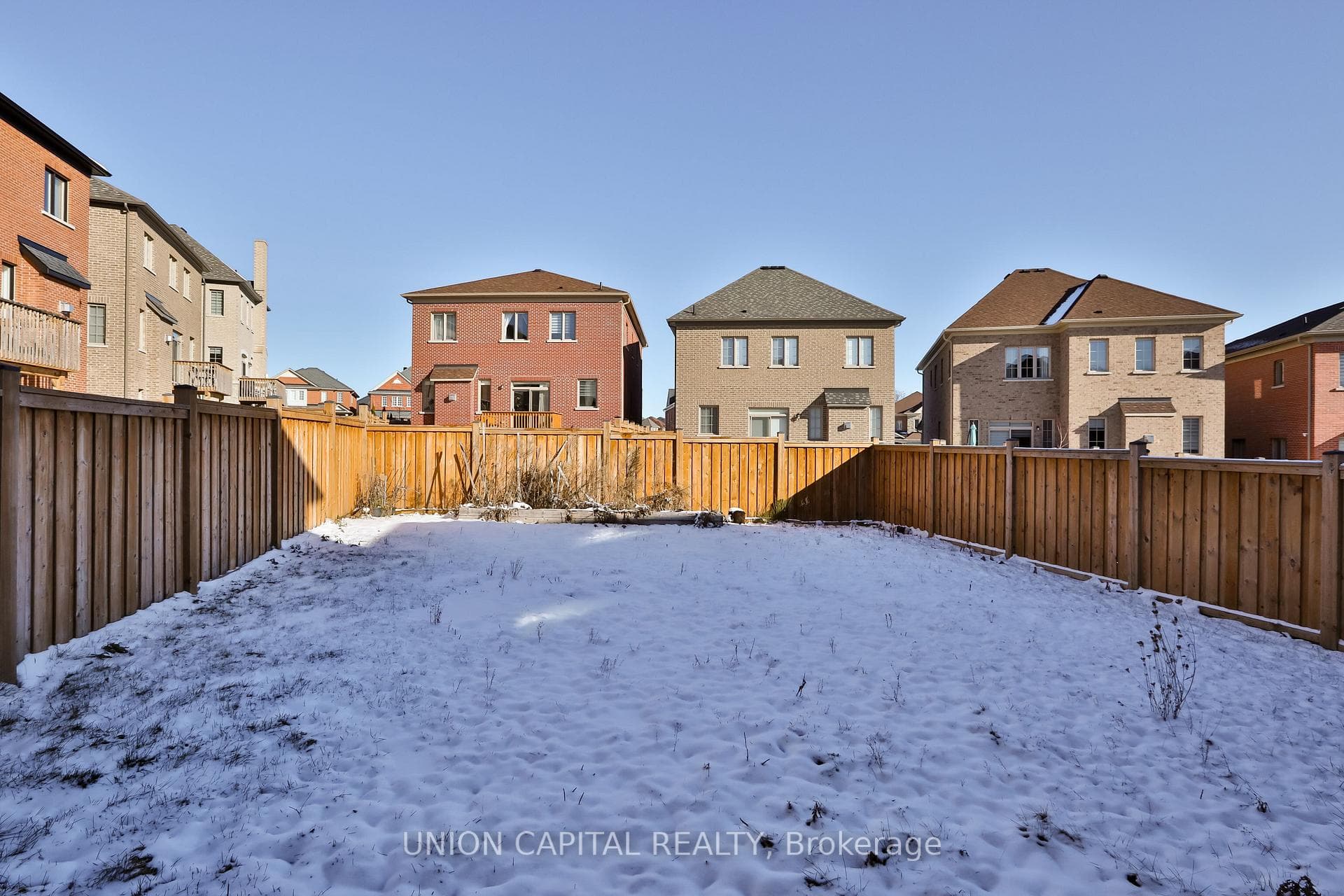 30 Leary Crescent photo 34