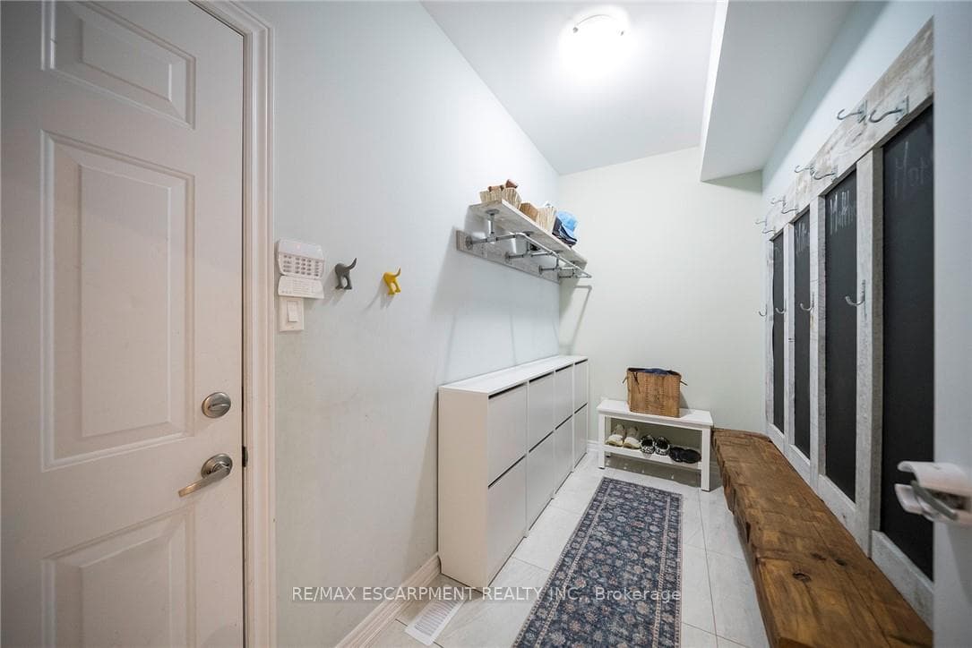73 Eleanor Avenue photo 15