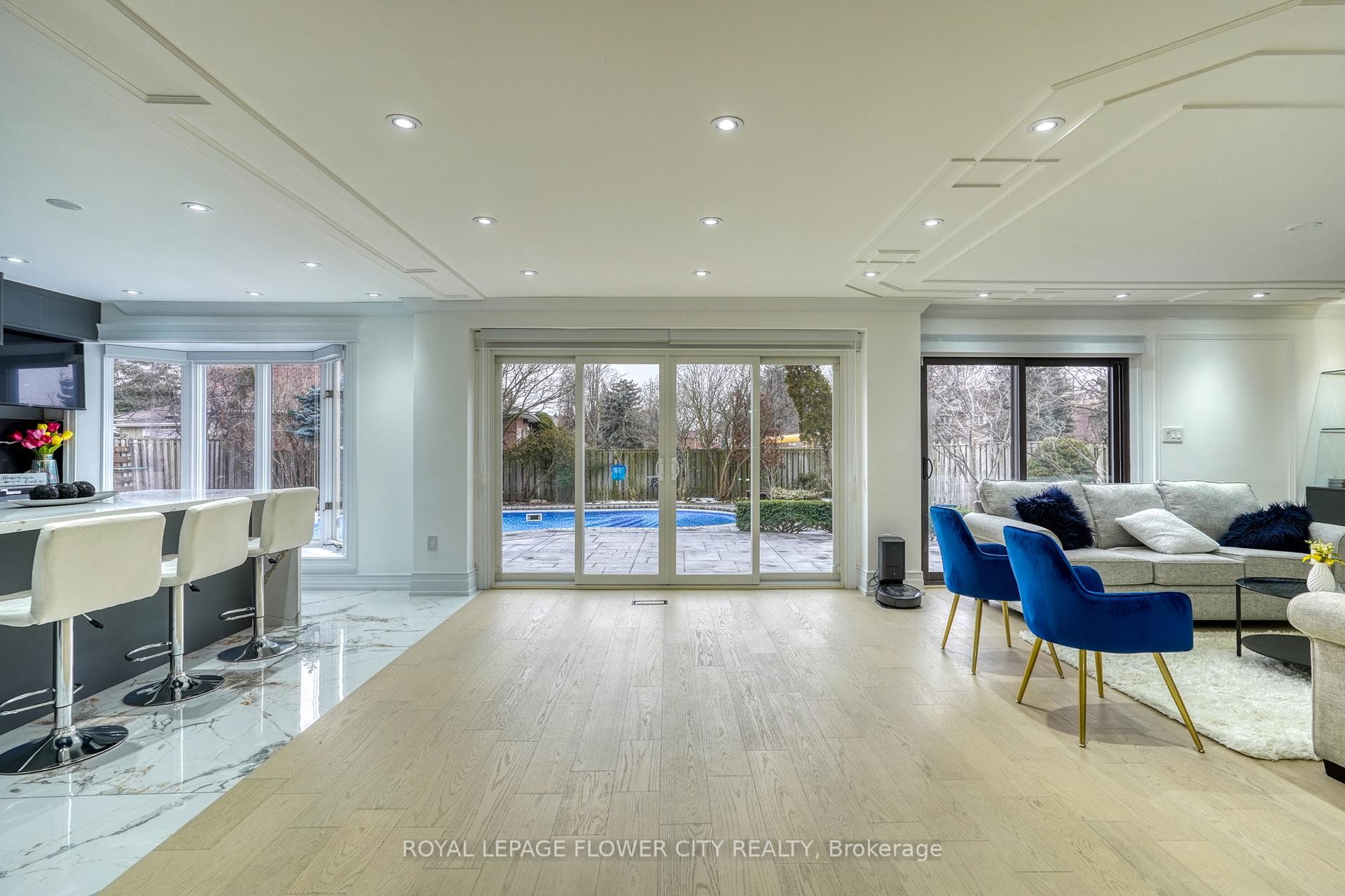 32 Langley Place photo 9