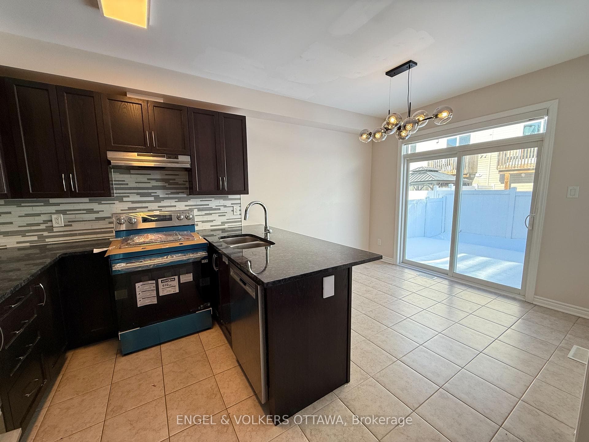 611 Silver Spruce Way photo 9
