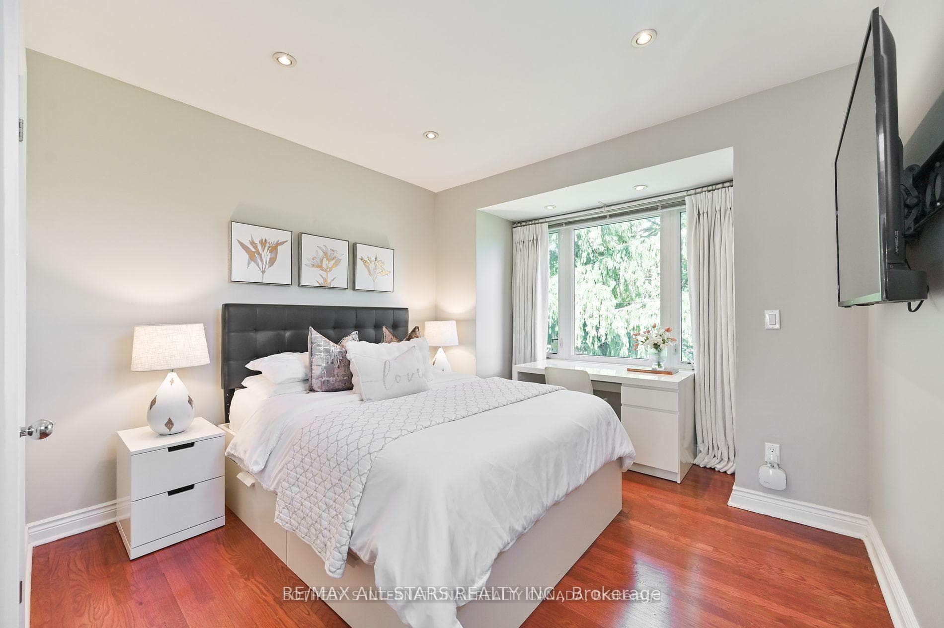 45 Arlington Avenue photo 14