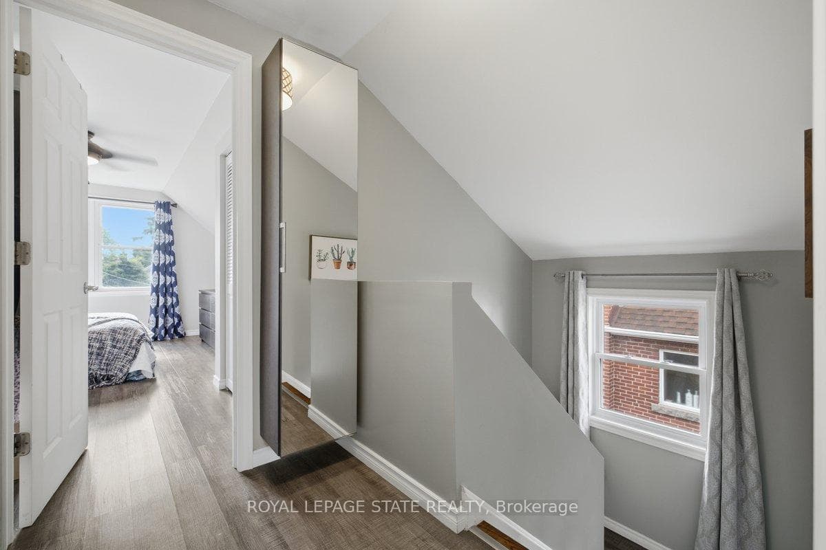 216 Summerhill Avenue photo 14