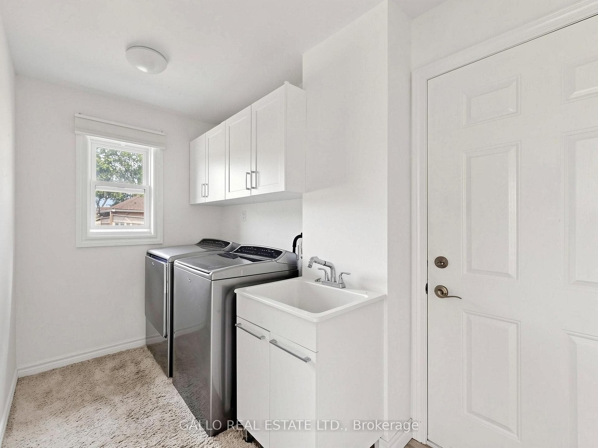 32 Elmvale Boulevard photo 17