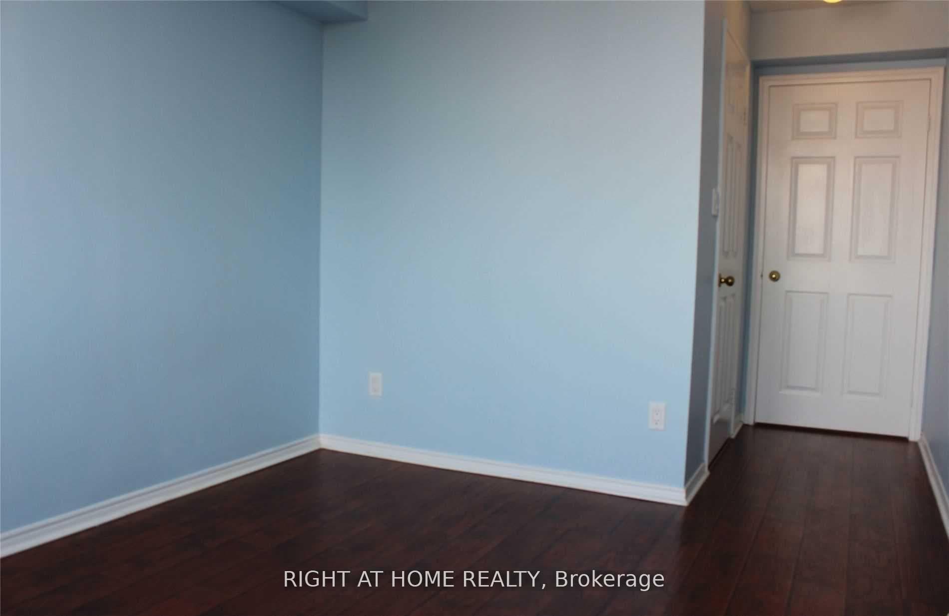 1001 Cedarglen Gate Unit 402 photo 26