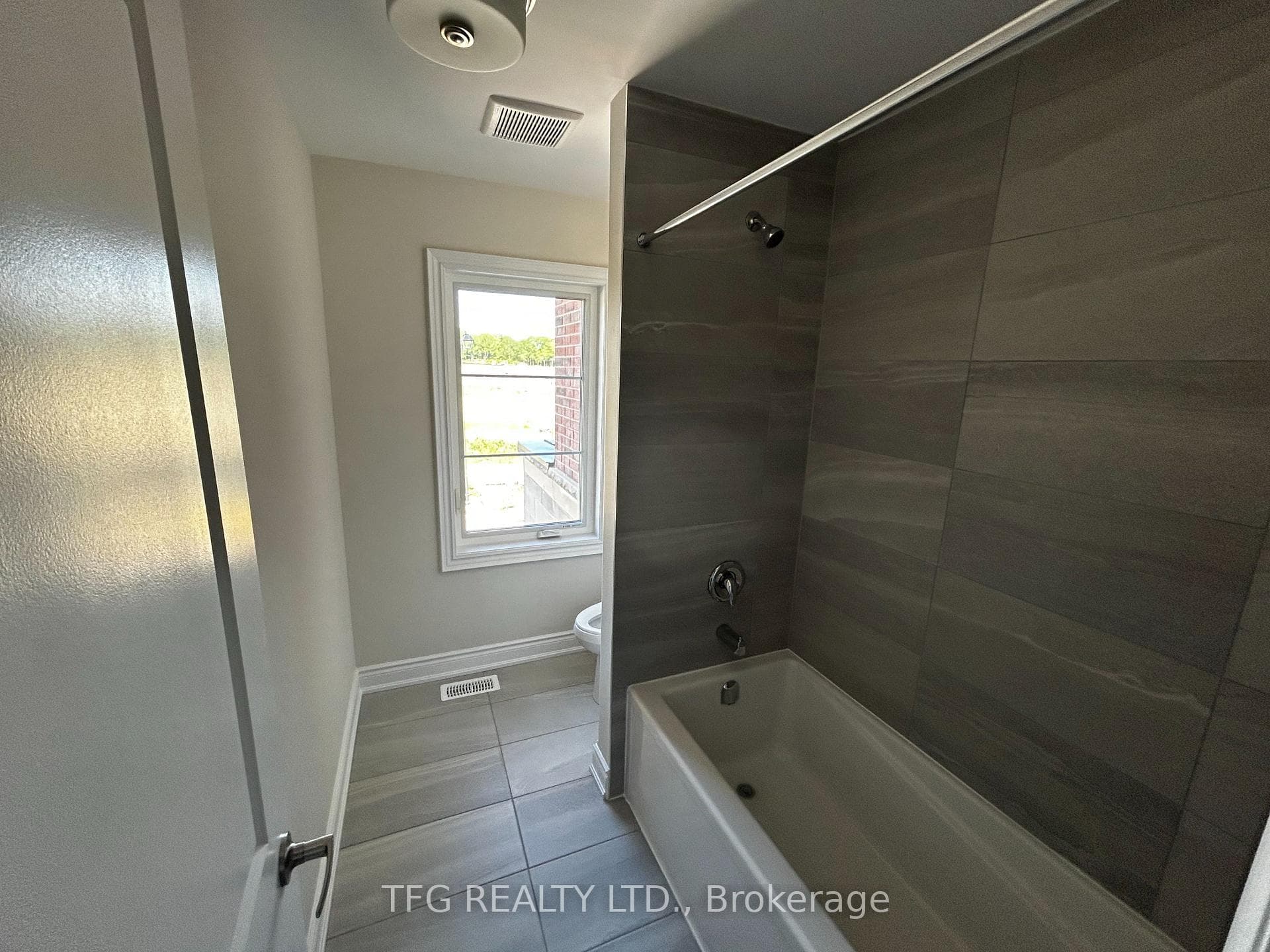 46 Holland Street photo 20