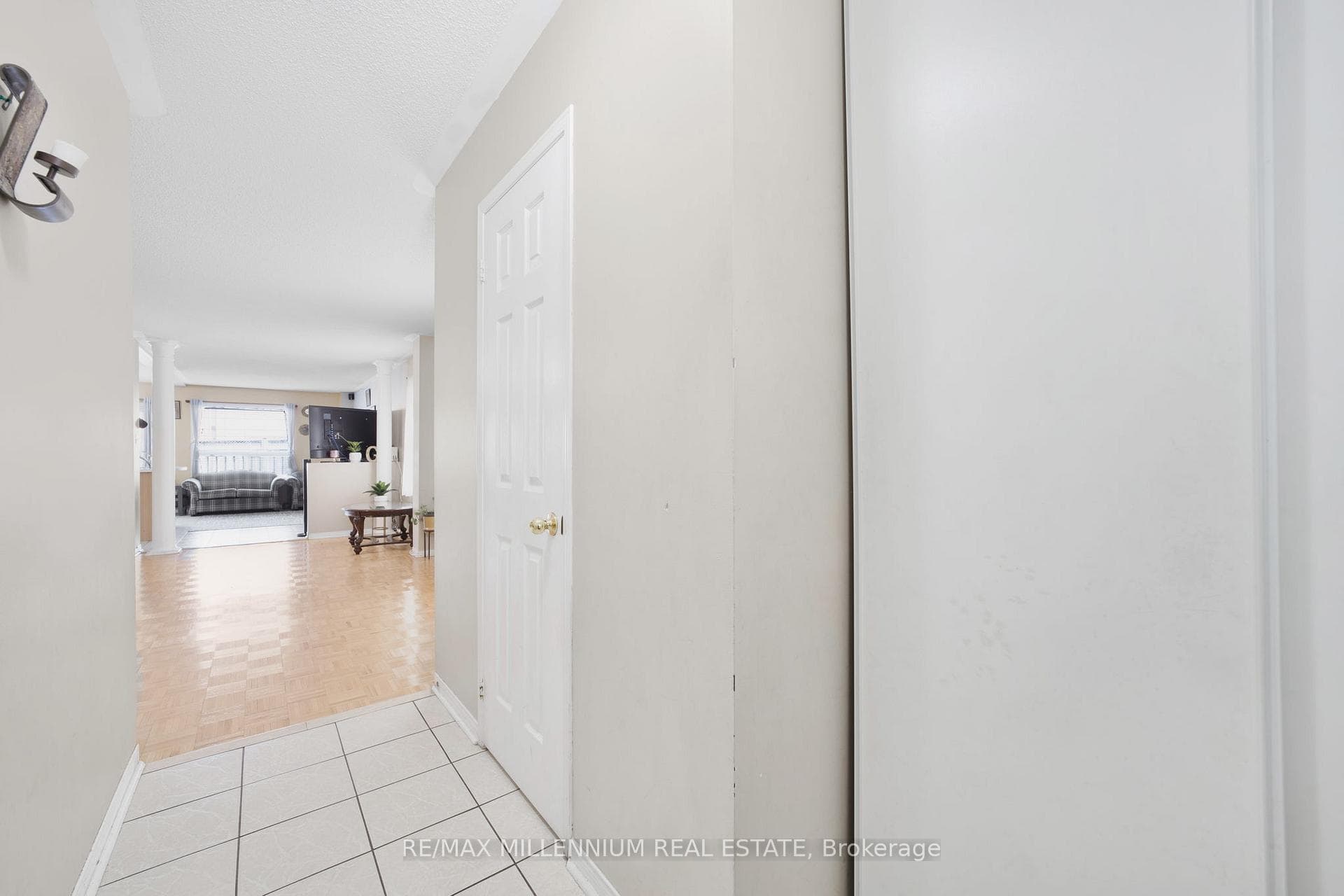47 Ridgefield Court photo 4