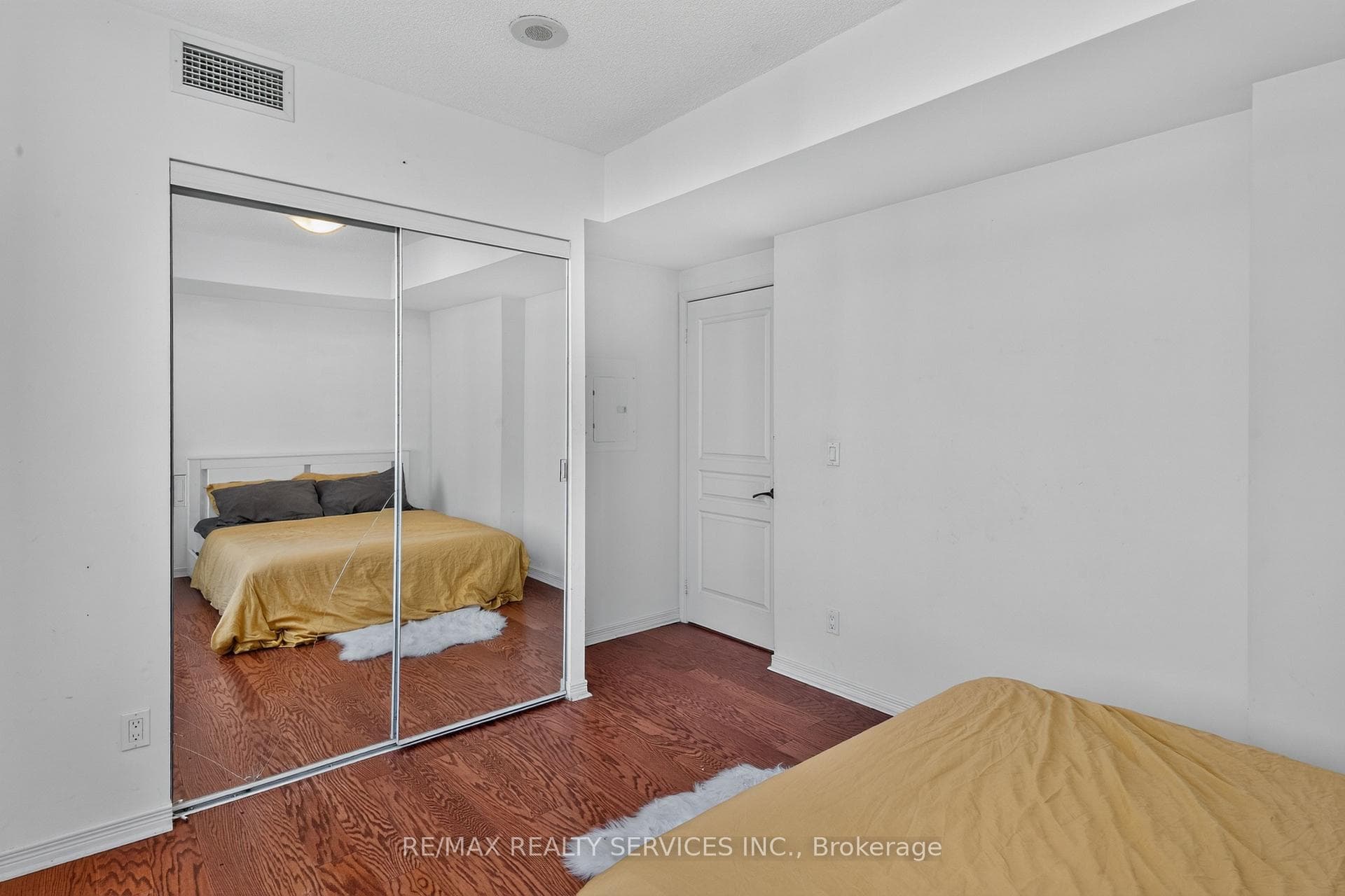 2230 Lakeshore Boulevard Unit 2405 photo 14