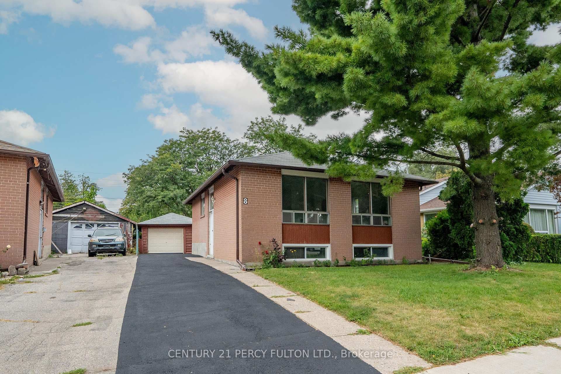 8 Bailey Crescent photo 2