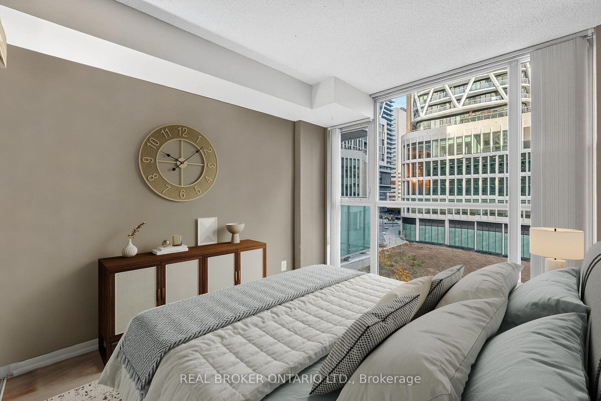 96 St Patrick Street Unit 409 photo 20