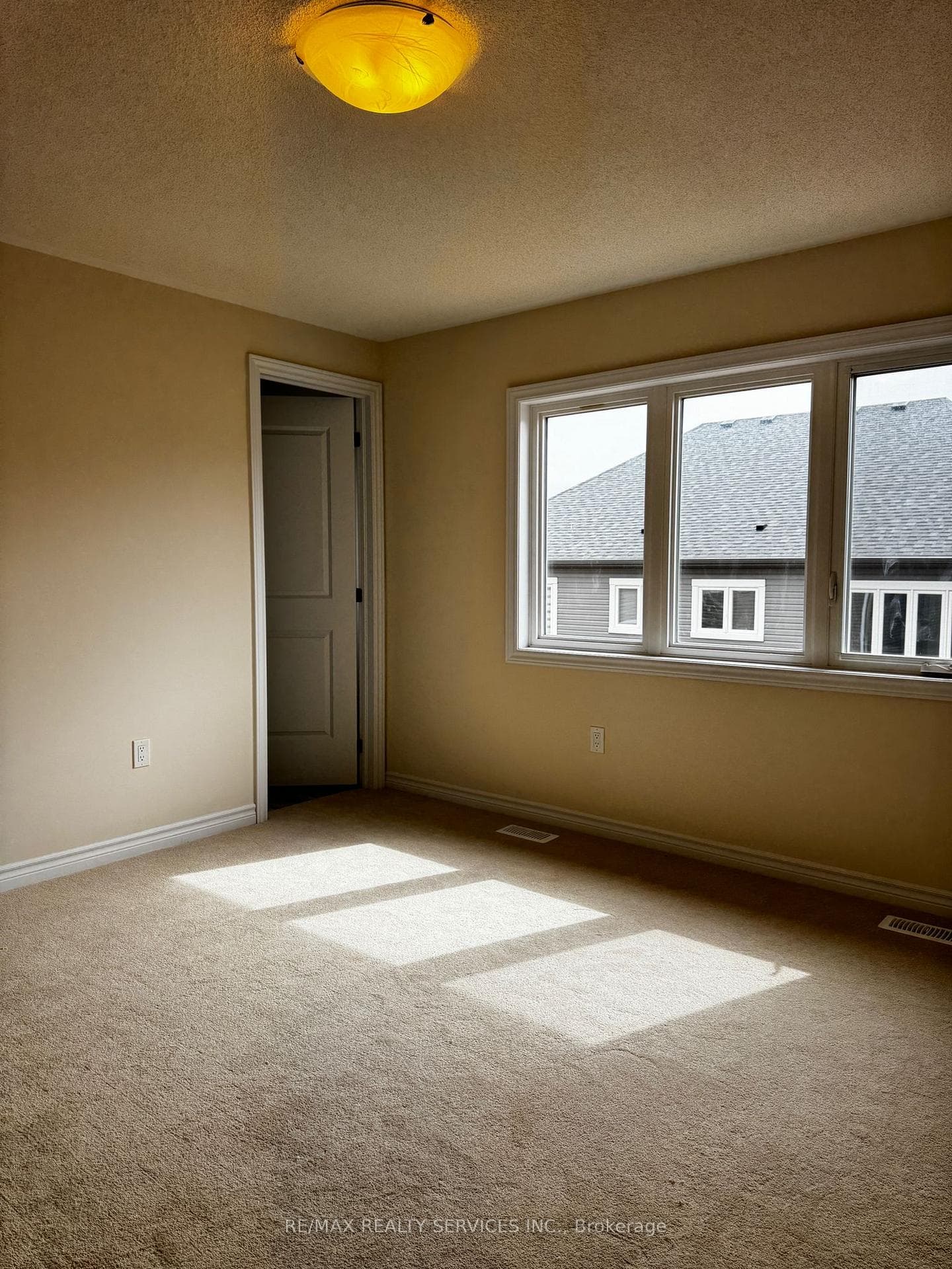 197 Gear Avenue photo 12