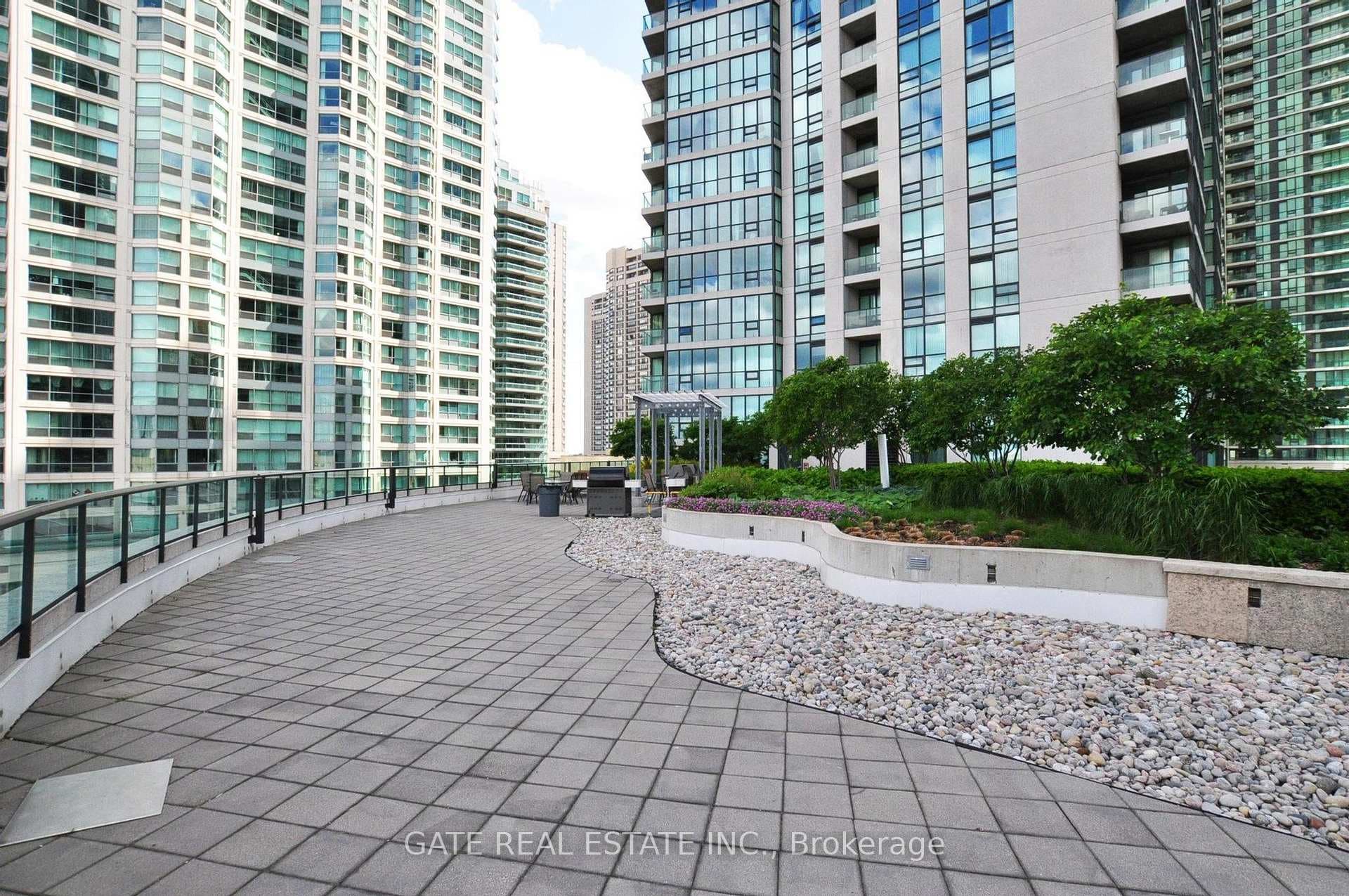 18 Harbour Street Unit 1410 photo 34