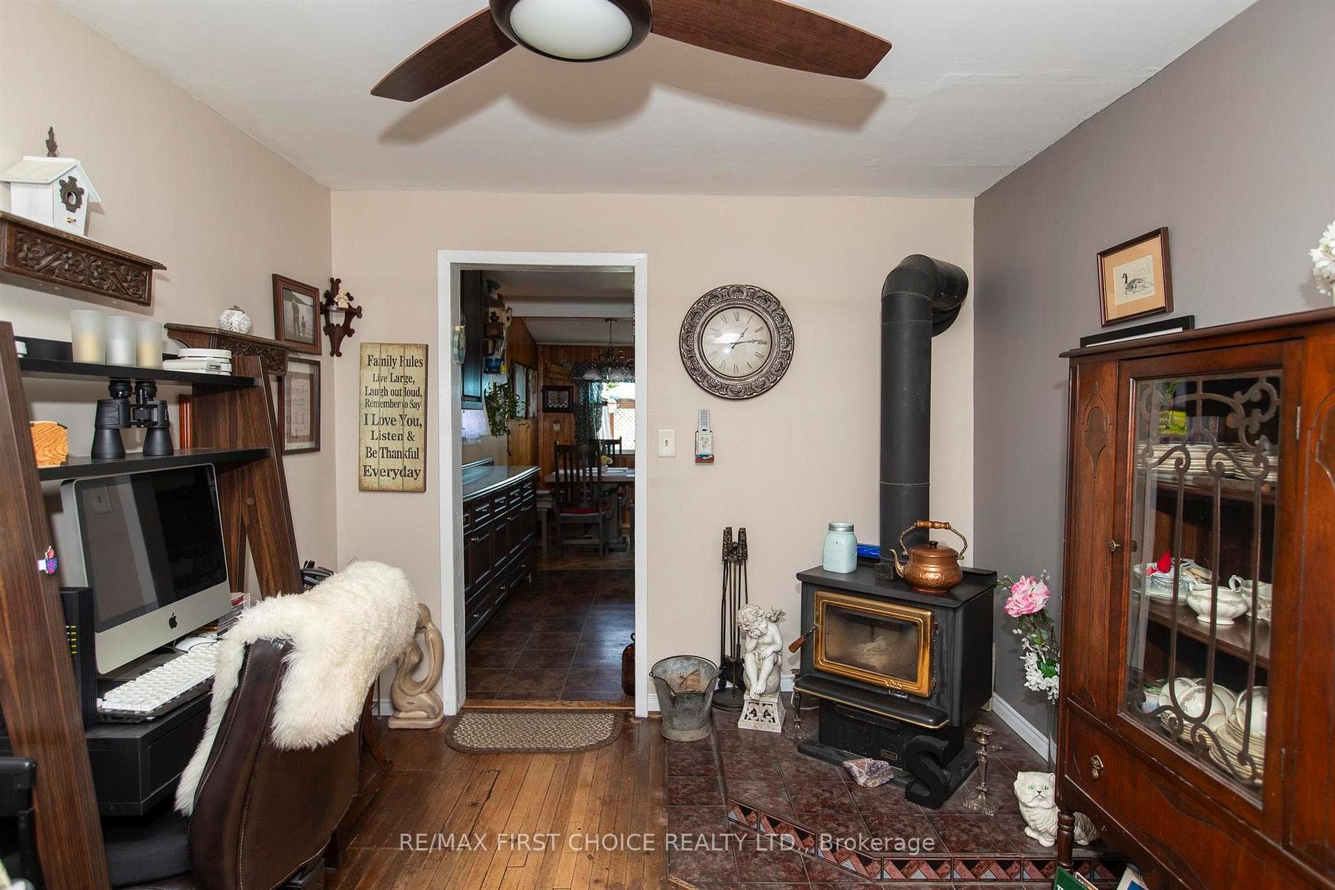 1036 Alexandra Street photo 18