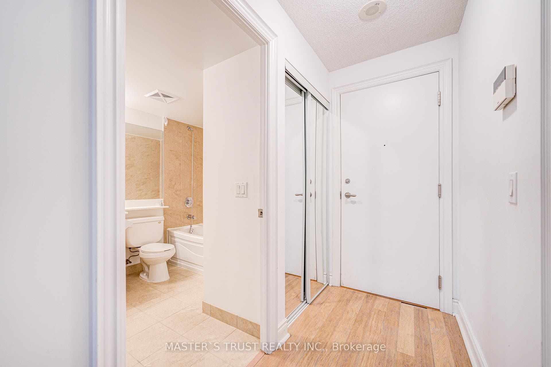 25 Greenview Avenue Unit 323 photo 5