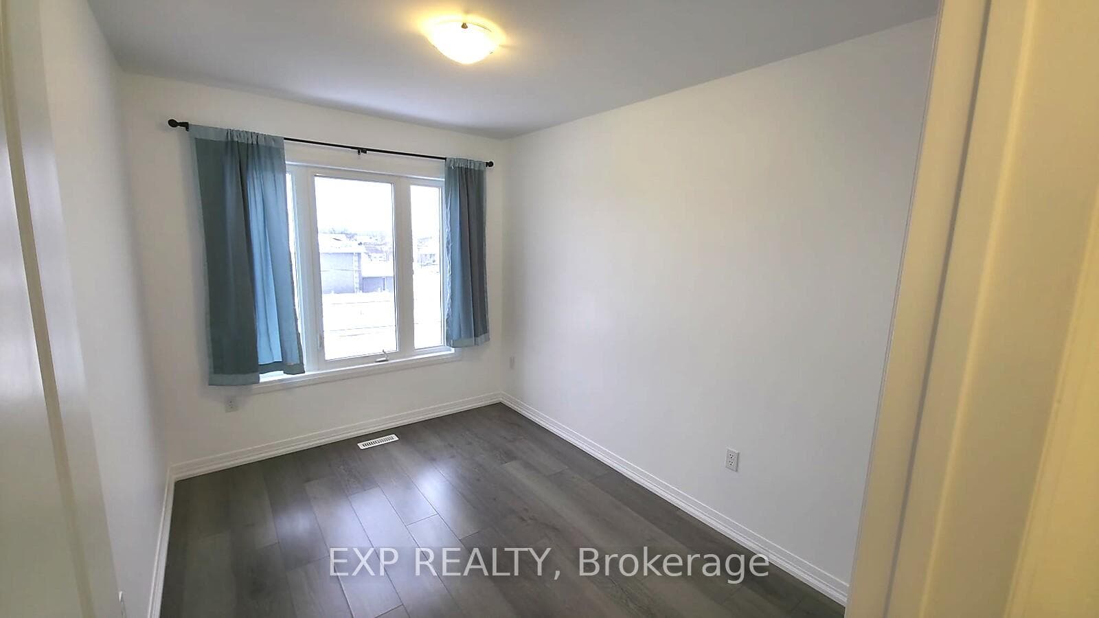 111 Fairlane Avenue photo 13