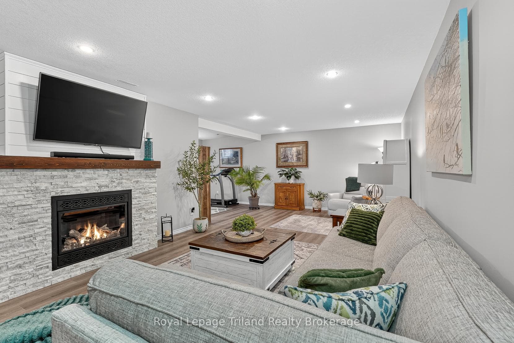 Family Room - gas fireplace