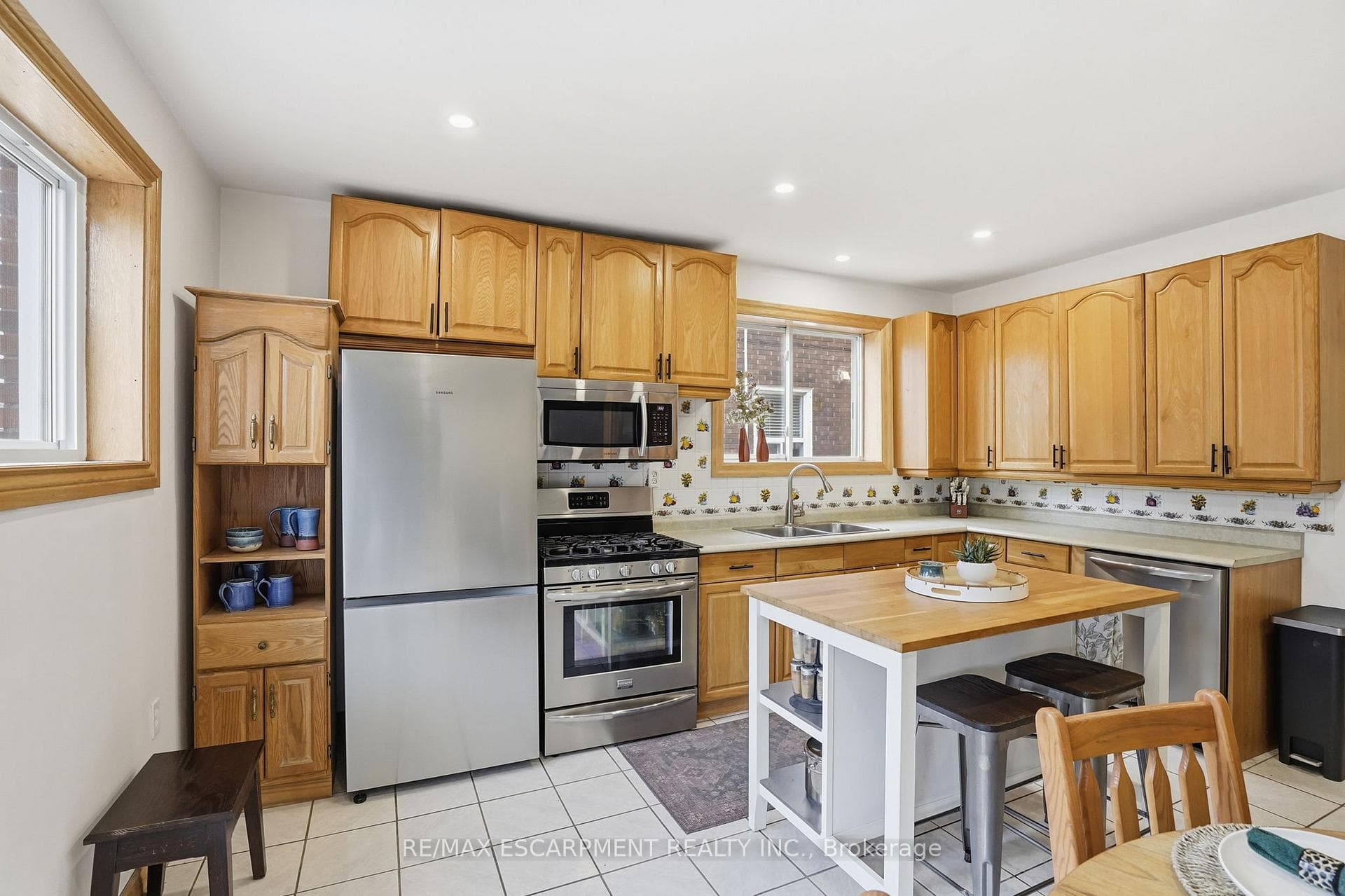 17 Tuxedo Avenue photo 13