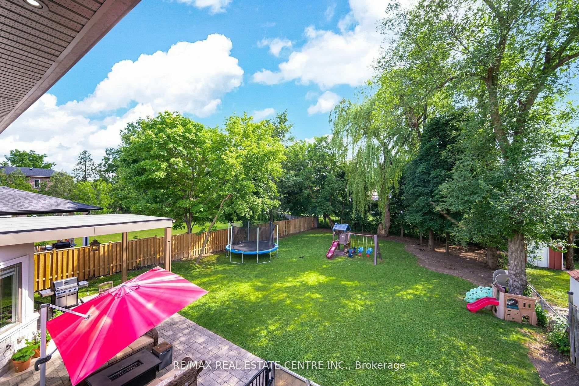 1040 Kent Avenue photo 23
