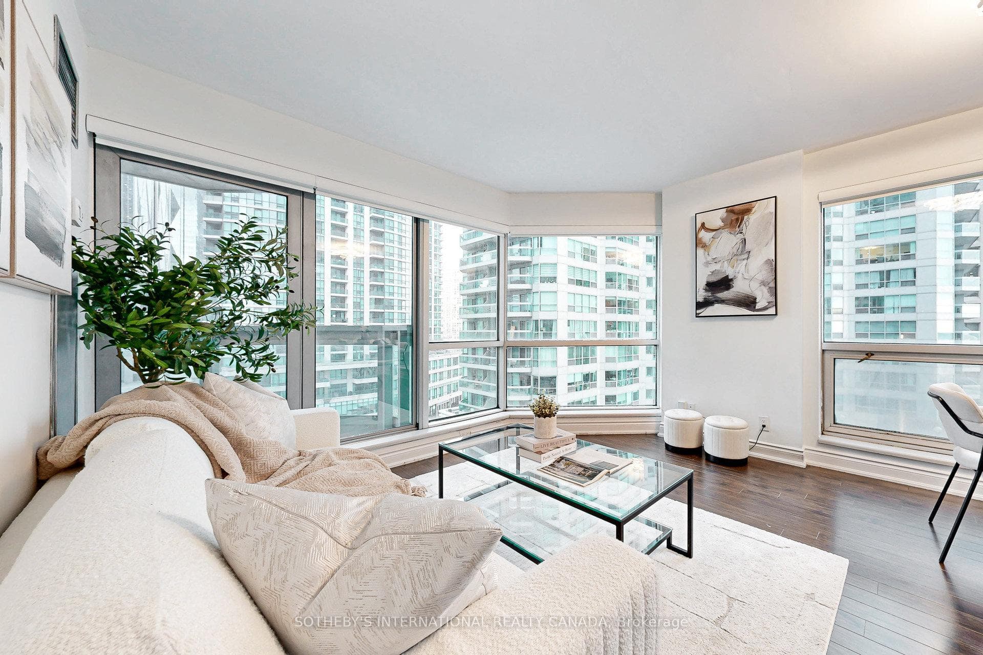 10 Queens Quay Unit 712 photo 20