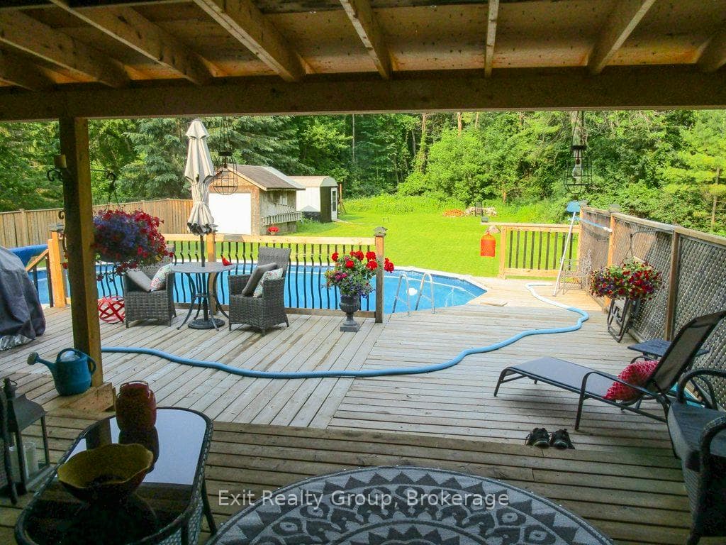640 Victoria Street photo 27