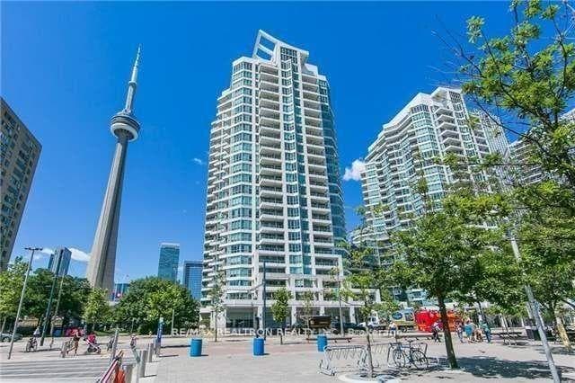 230 Queens Quay Unit 825 photo 1