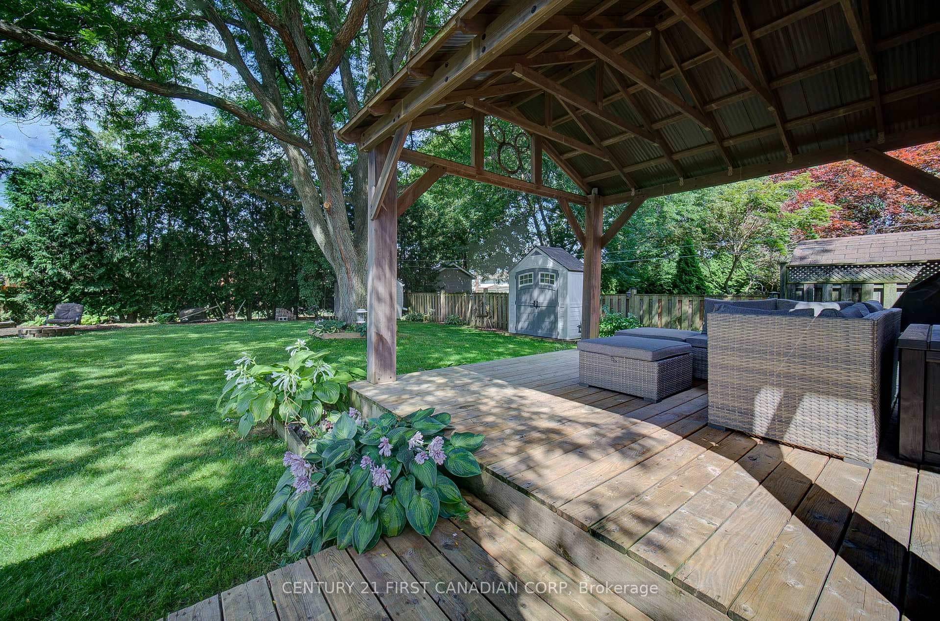 156 St Clair Crescent photo 19