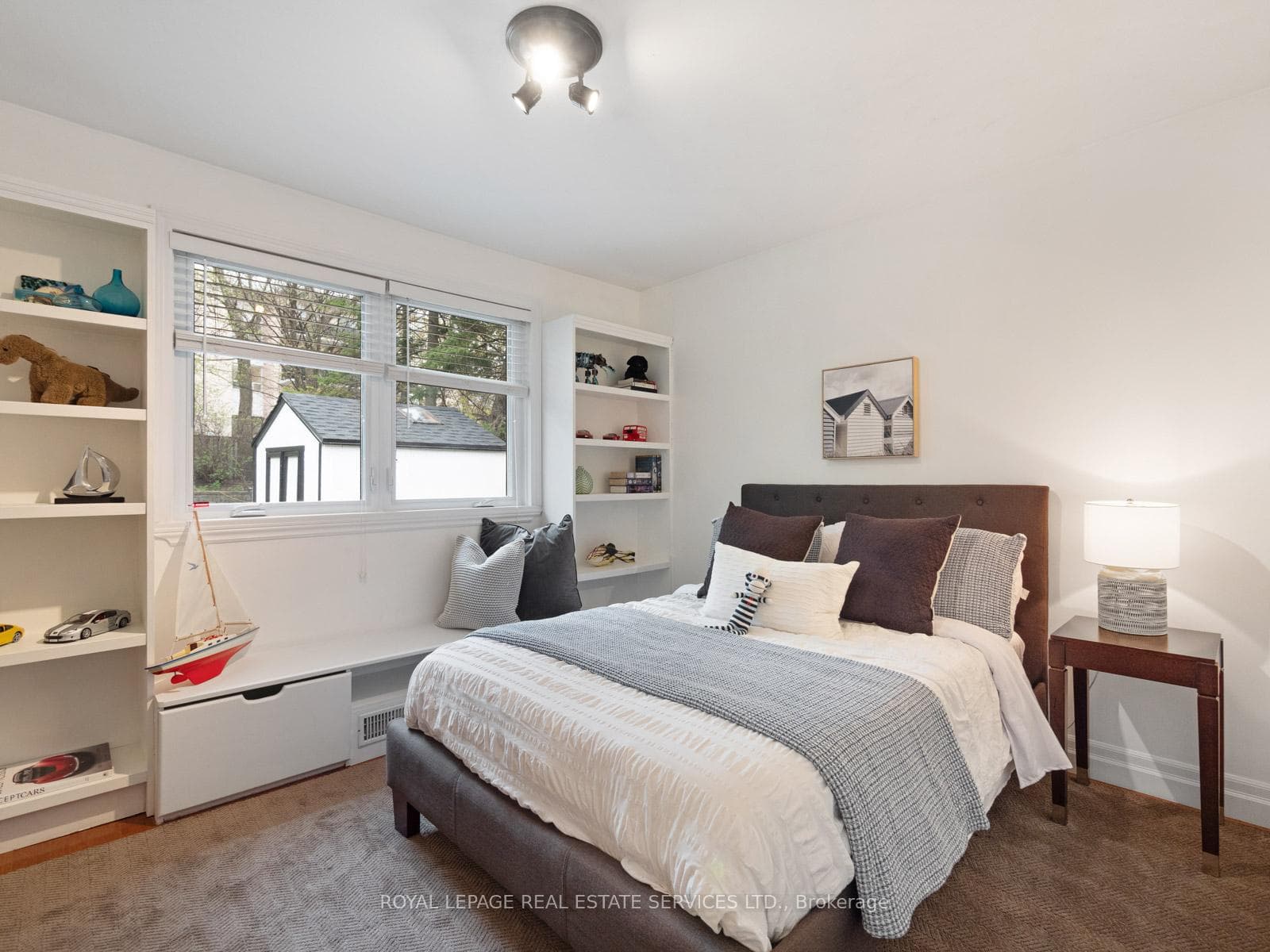 227 Old Yonge Street photo 23