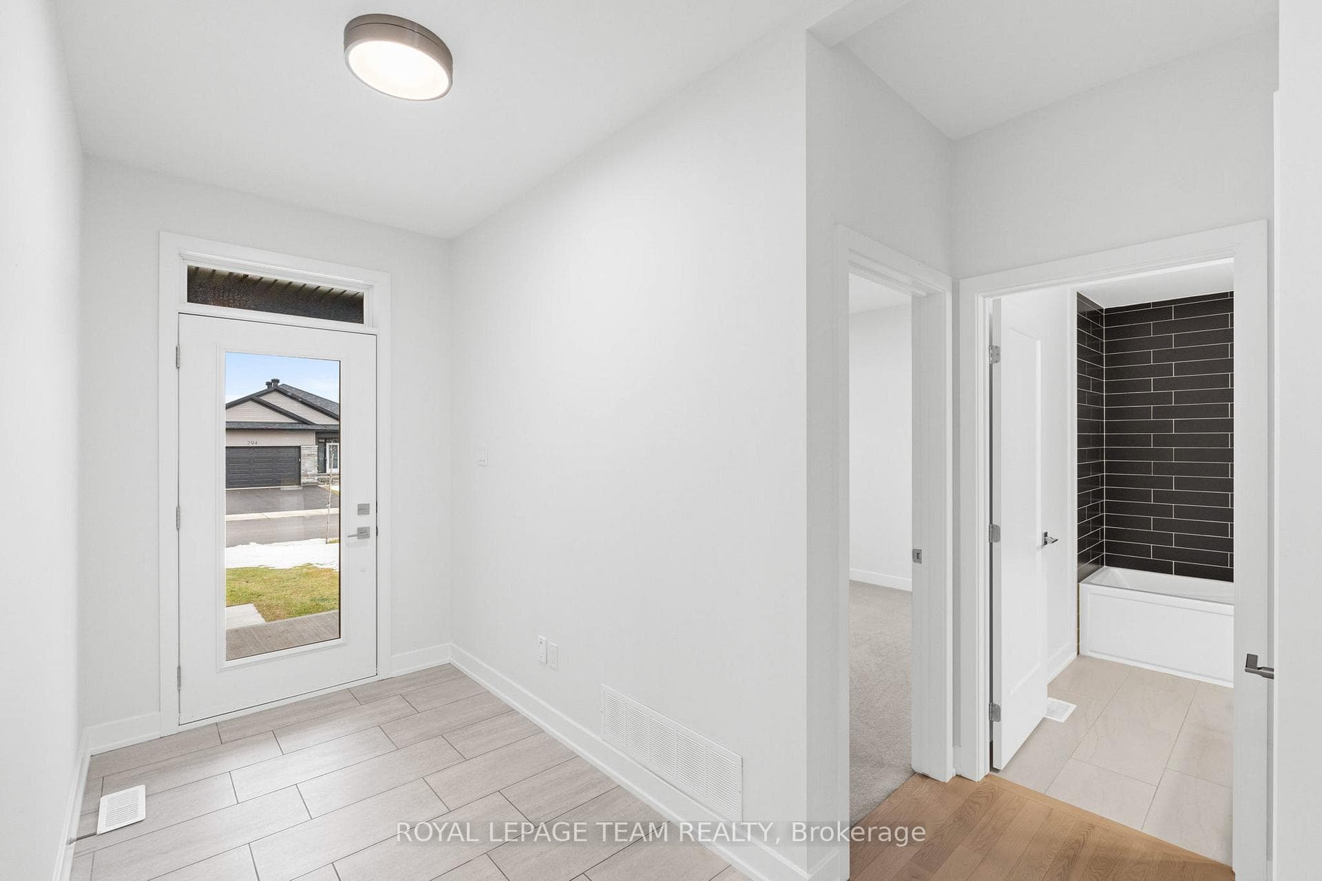 295 WOOD Avenue photo 4