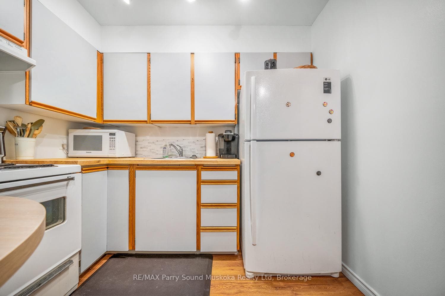 1 Georgian Bay Avenue Unit 212 photo 14