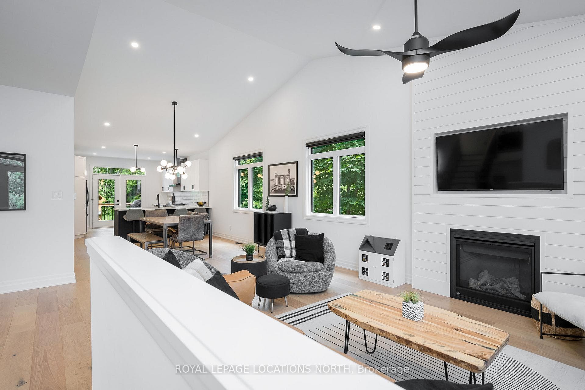 260 Robinson Road photo 17