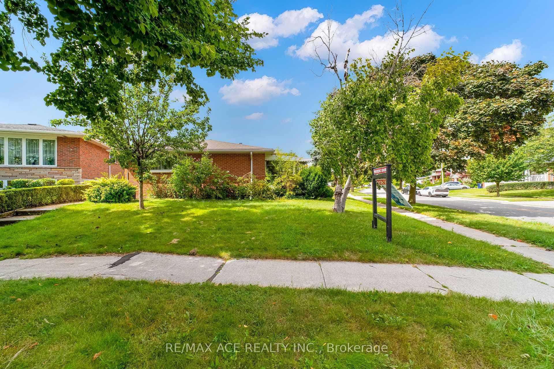 73 Erinlea Crescent photo 7