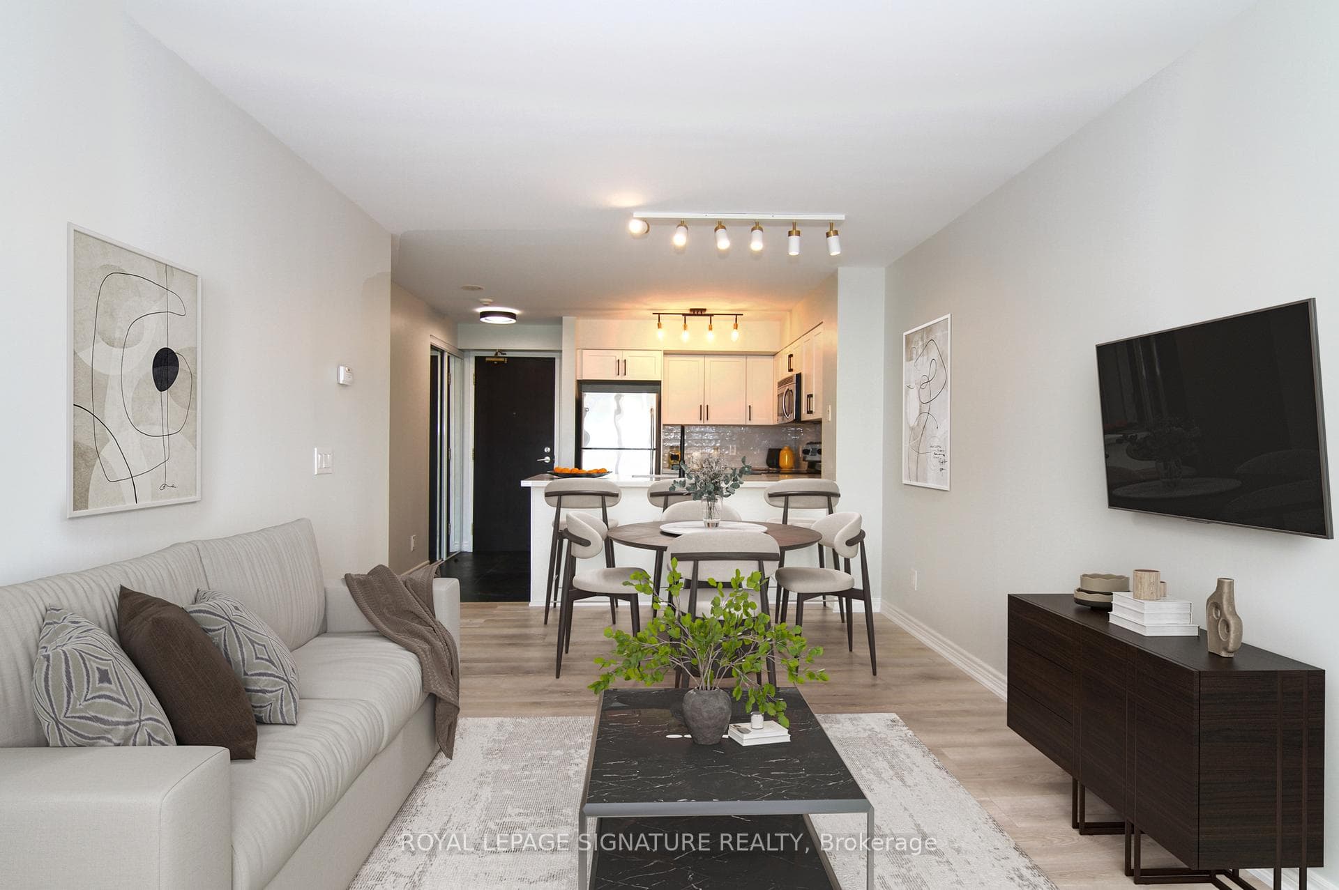 51 Lower Simcoe Street Unit 512 photo 3