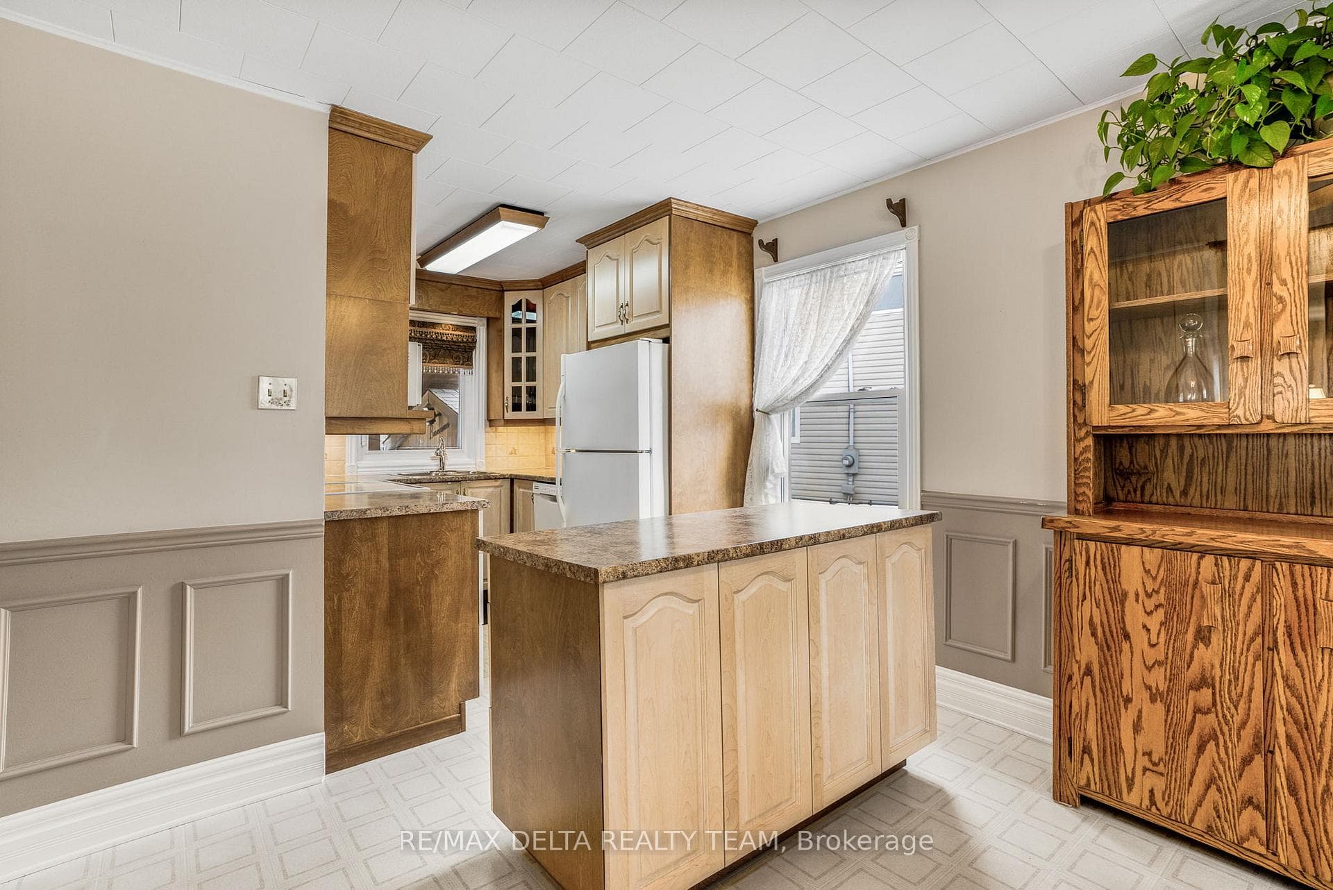 237 Crerar Avenue photo 8