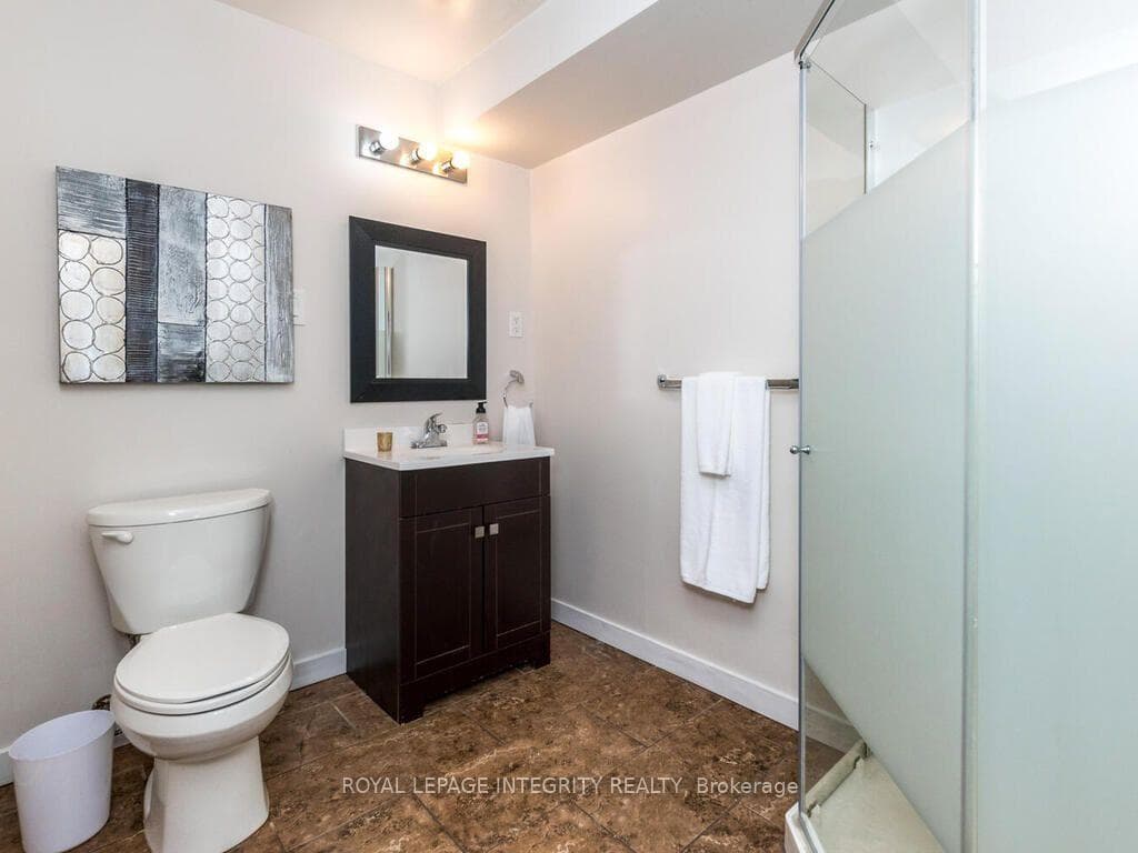 111 Comba Drive photo 31