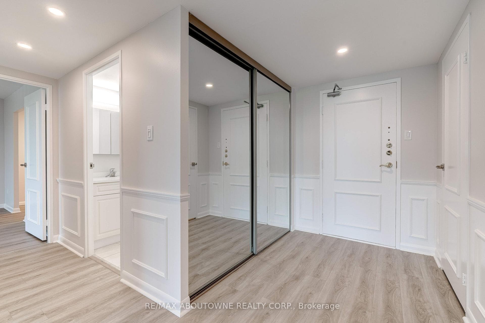 2185 Marine Drive Unit 1206 photo 20