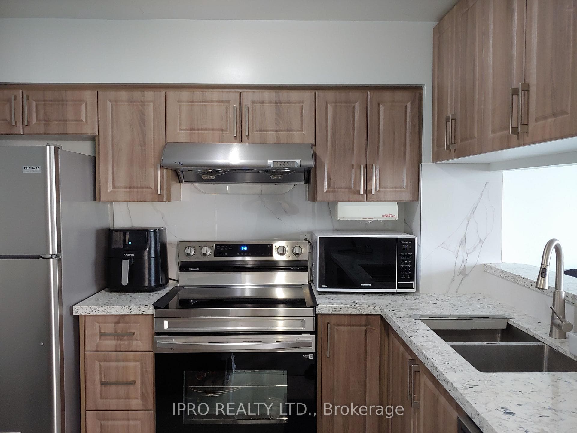 3050 Ellesmere Road Unit 914 photo 13