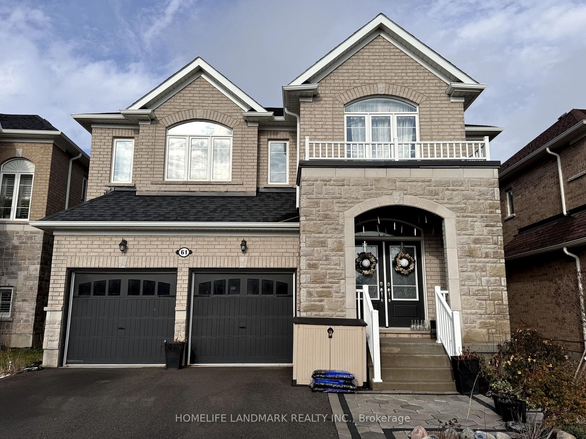 61 Barlow Place photo 1