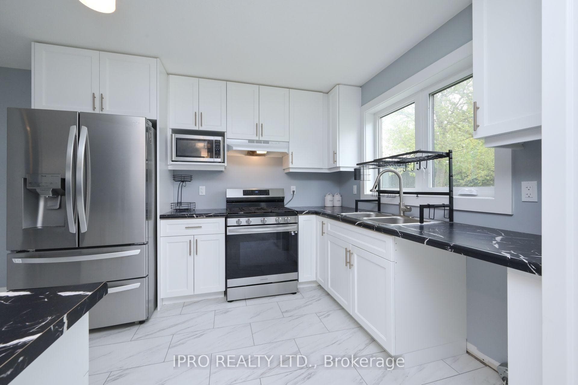 18 Webb Street photo 12