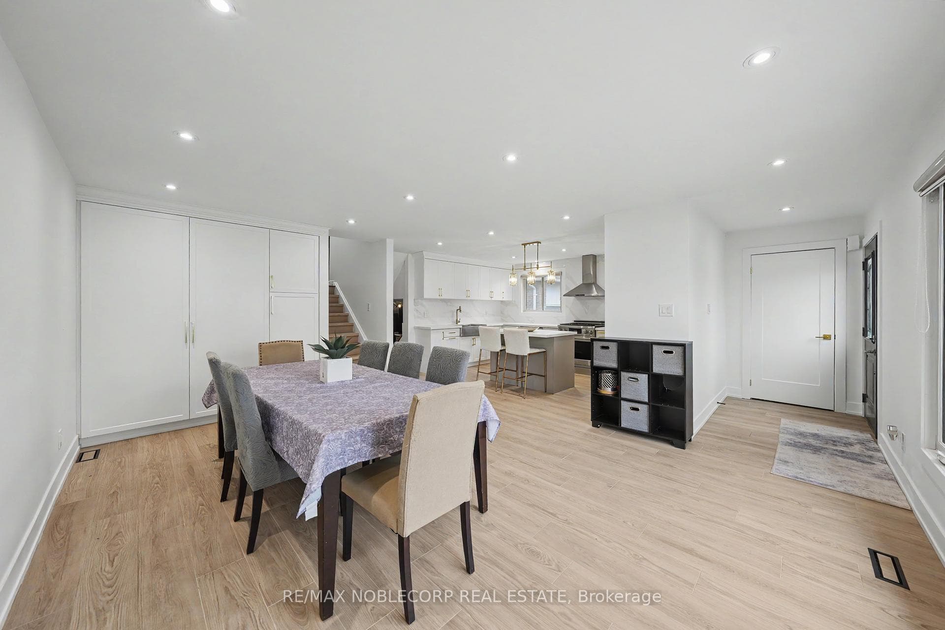 24 Maple Avenue photo 18
