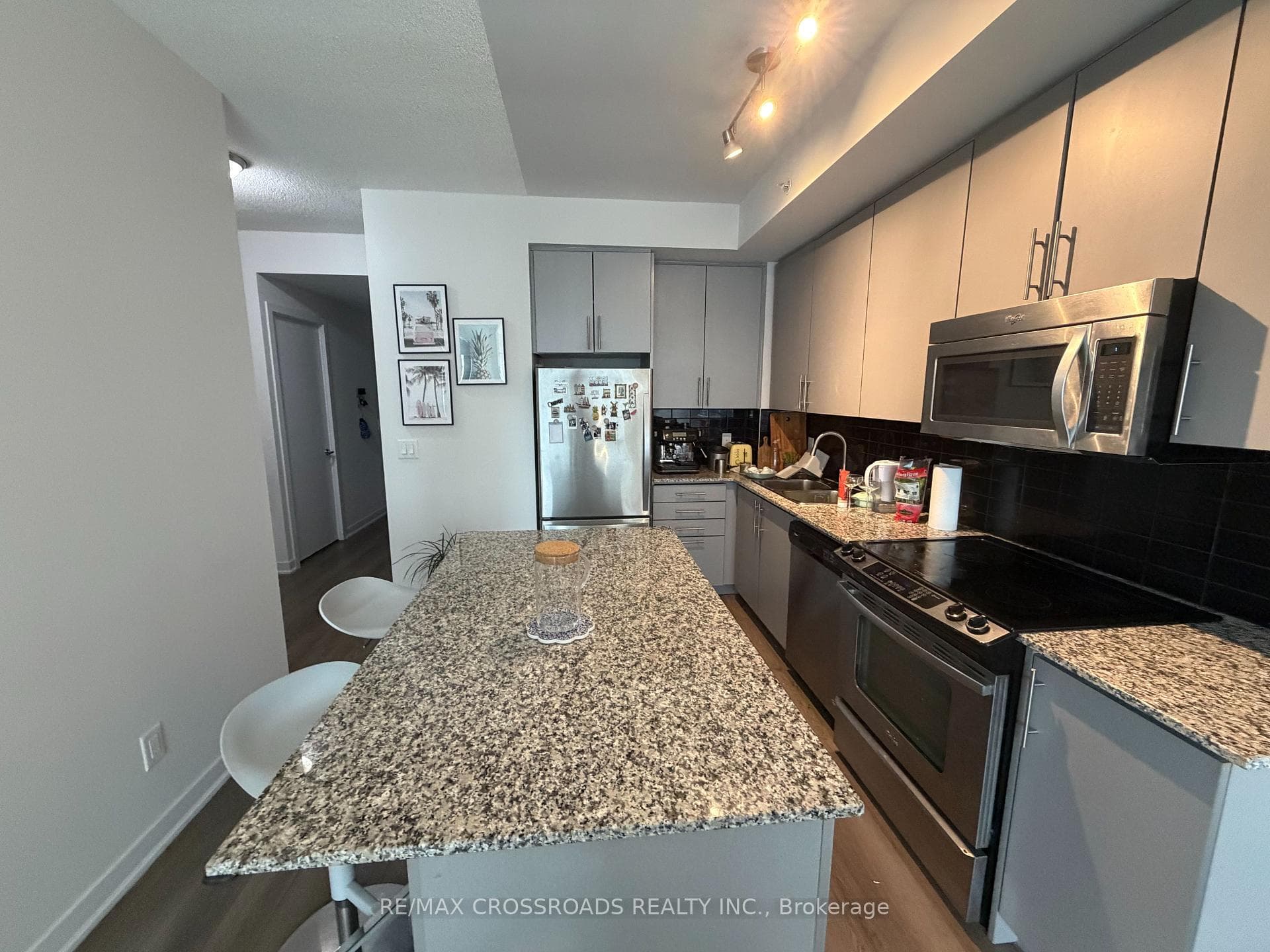 60 Berwick Avenue Unit 1211 photo 2