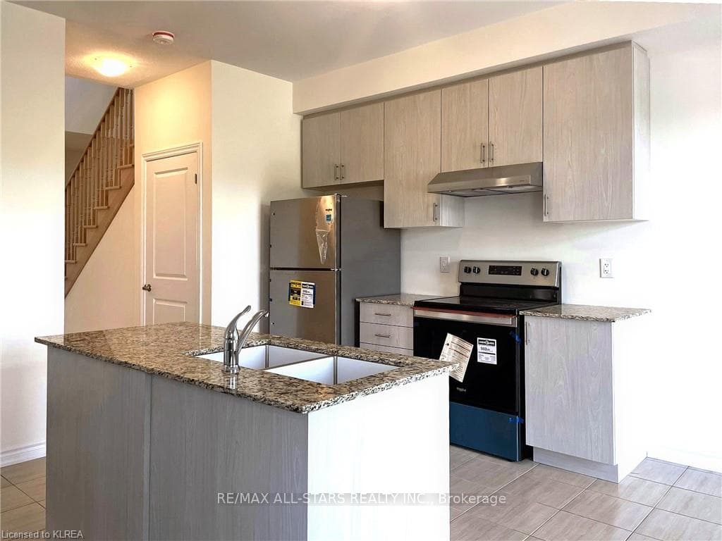 14 Hillcroft Way photo 4
