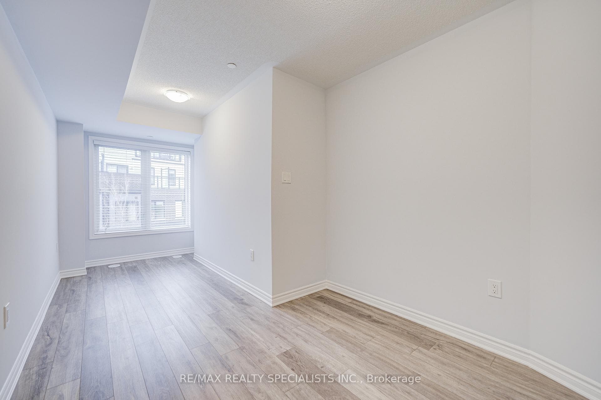 1155 Stroud Lane Unit 6 photo 17
