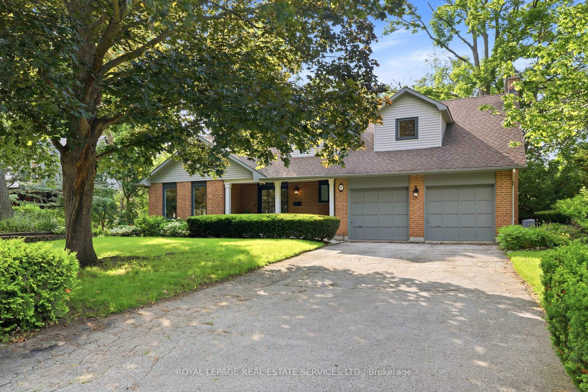 11 Regency Court photo 5