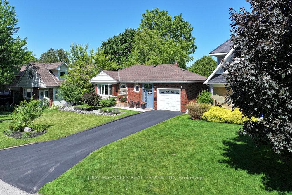 29 Tweedsmuir Avenue photo 3