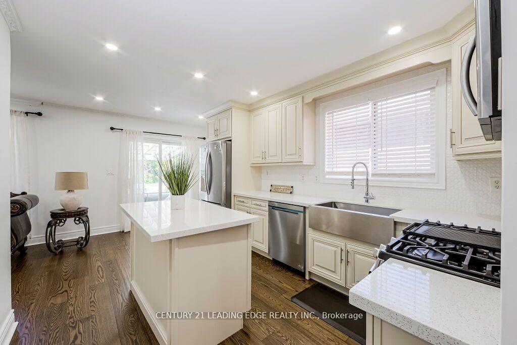 33 Markwood Crescent photo 12
